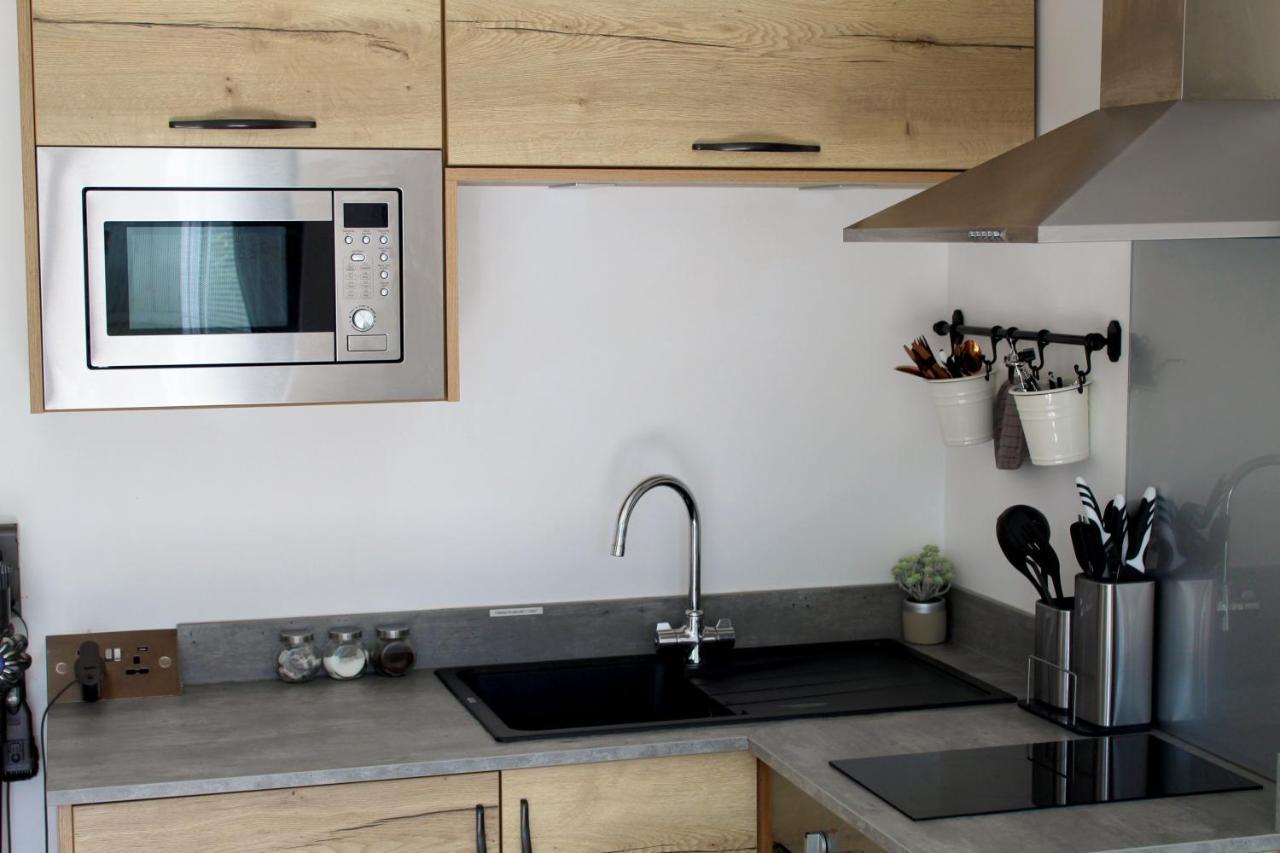 One One Five Apartment Swansea Dış mekan fotoğraf